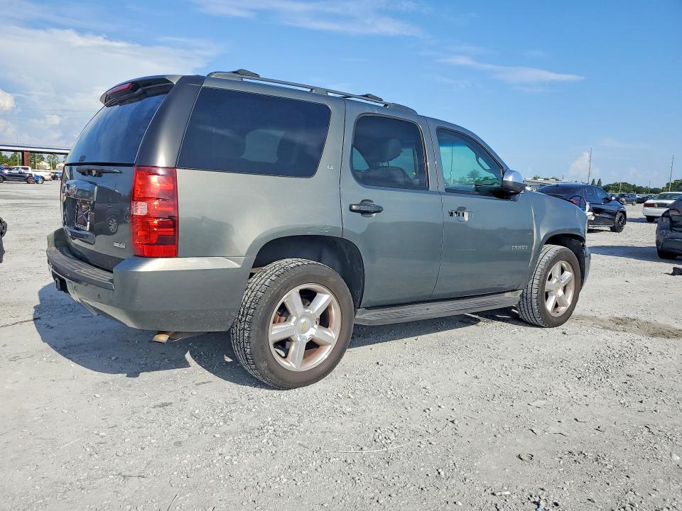 Photo 3 from auction – 2011 CHEVROLET TAHOE with VIN 1GNSCBE07BR180202