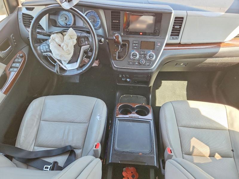 Photo 8 from auction – 2017 TOYOTA SIENNA with VIN 5TDYZ3DC6HS862422