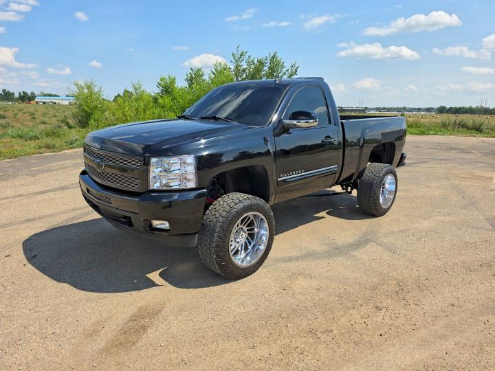 Photo 2 from auction – 2007 CHEVROLET SILVERADO with VIN 1GCEK14007Z568223