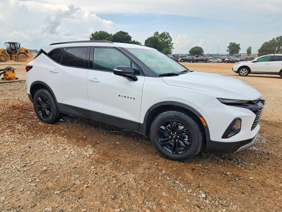 Photo 4 from auction – 2022 CHEVROLET BLAZER with VIN 3GNKBJRS1NS139235