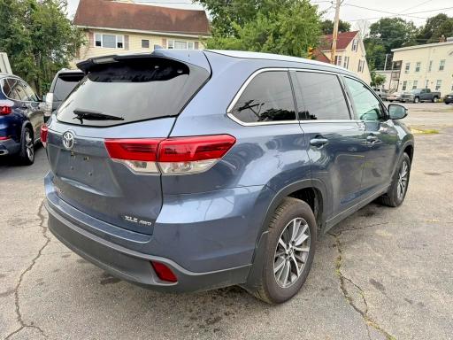 Photo 3 from auction – 2018 TOYOTA HIGHLANDER with VIN 5TDJZRFH4JS878895
