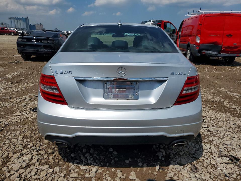 Photo 6 from auction – 2012 MERCEDES-BENZ C with VIN WDDGF8BB0CF912516