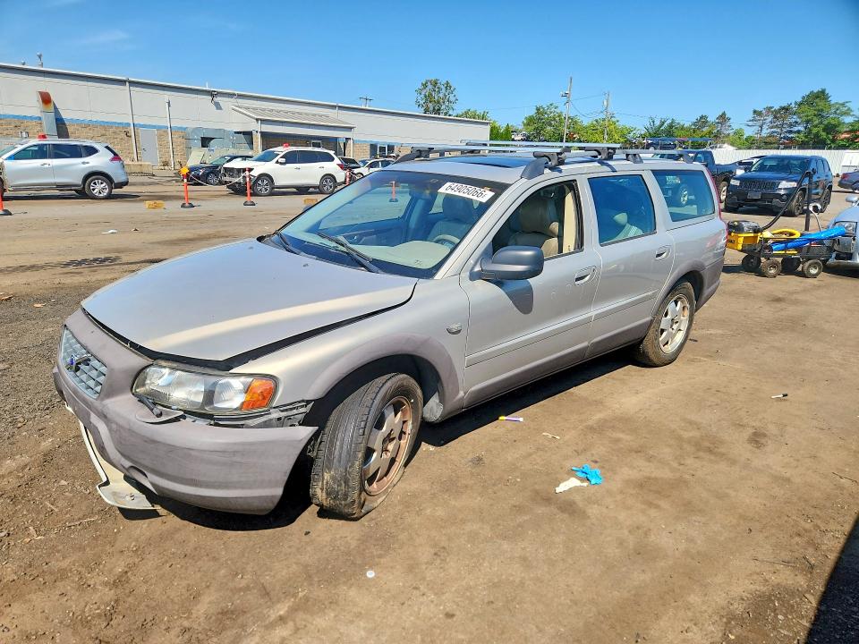 VOLVO V70 2001 with VIN YV1SZ58D111020489 - Photo from auction