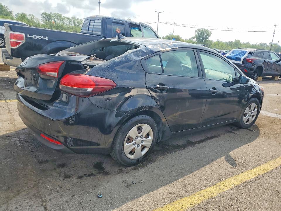 Photo 3 from auction – 2018 KIA FORTE with VIN 3KPFK4A70JE238401