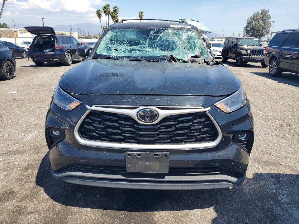 Photo 5 from auction – 2021 TOYOTA HIGHLANDER with VIN 5TDZZRAH2MS045918