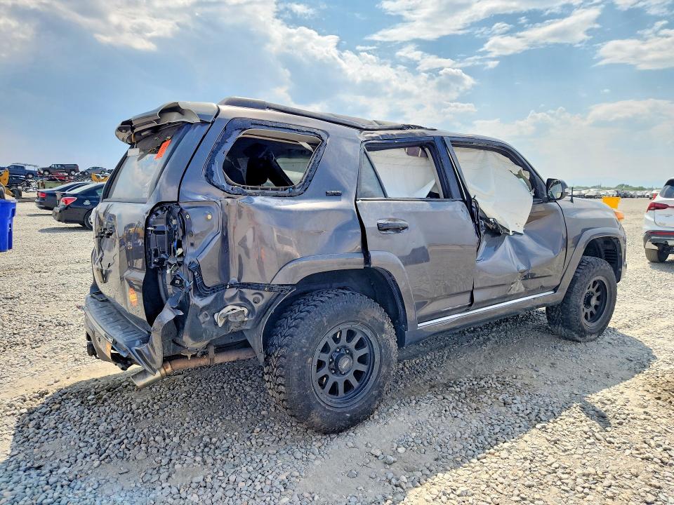 Photo 3 from auction – 2011 TOYOTA 4RUNNER with VIN JTEBU5JR4B5075129