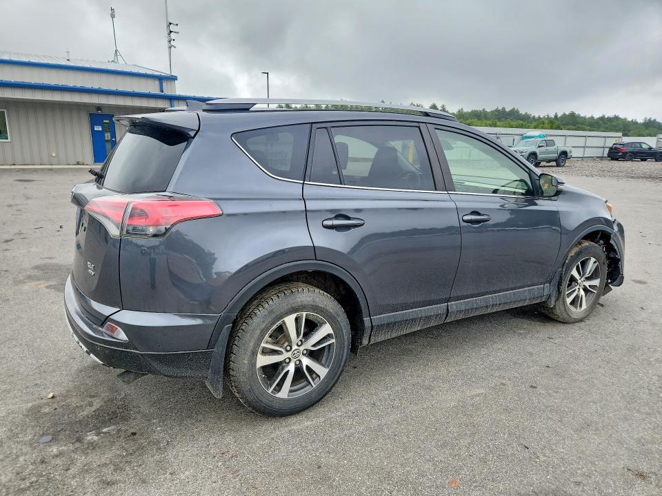 Photo 3 from auction – 2017 TOYOTA RAV4 with VIN JTMRFREV1HD205135