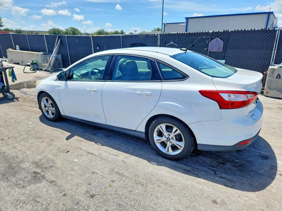 Photo 2 from auction – 2014 FORD FOCUS with VIN 1FADP3F23EL227198