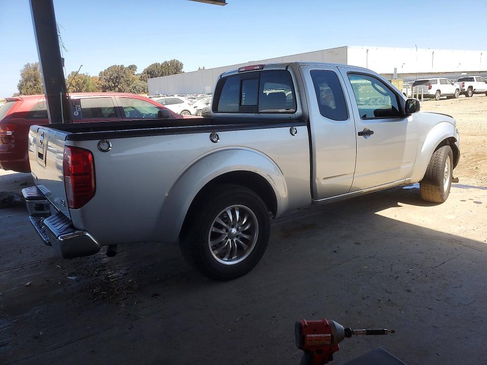 Photo 3 from auction – 2005 NISSAN FRONTIER with VIN 1N6BD06T05C434128