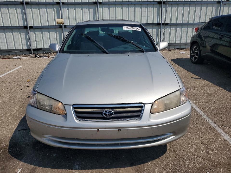 Photo 5 from auction – 2000 TOYOTA CAMRY with VIN 4T1BF28K6YU107160