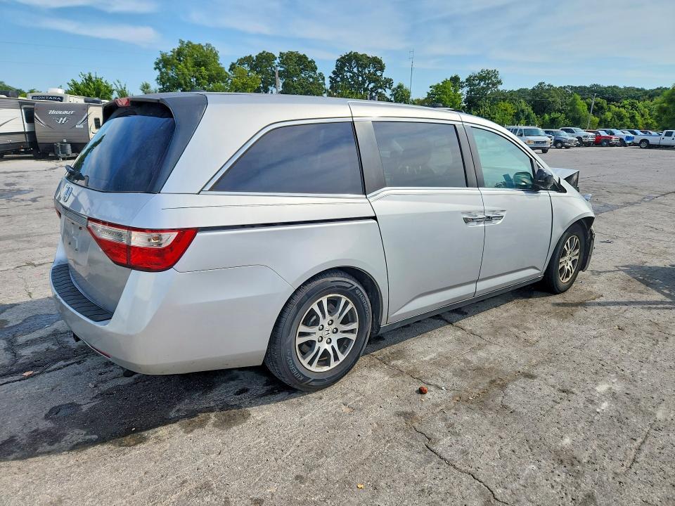 Photo 3 from auction – 2012 HONDA ODYSSEY with VIN 5FNRL5H64CB107174
