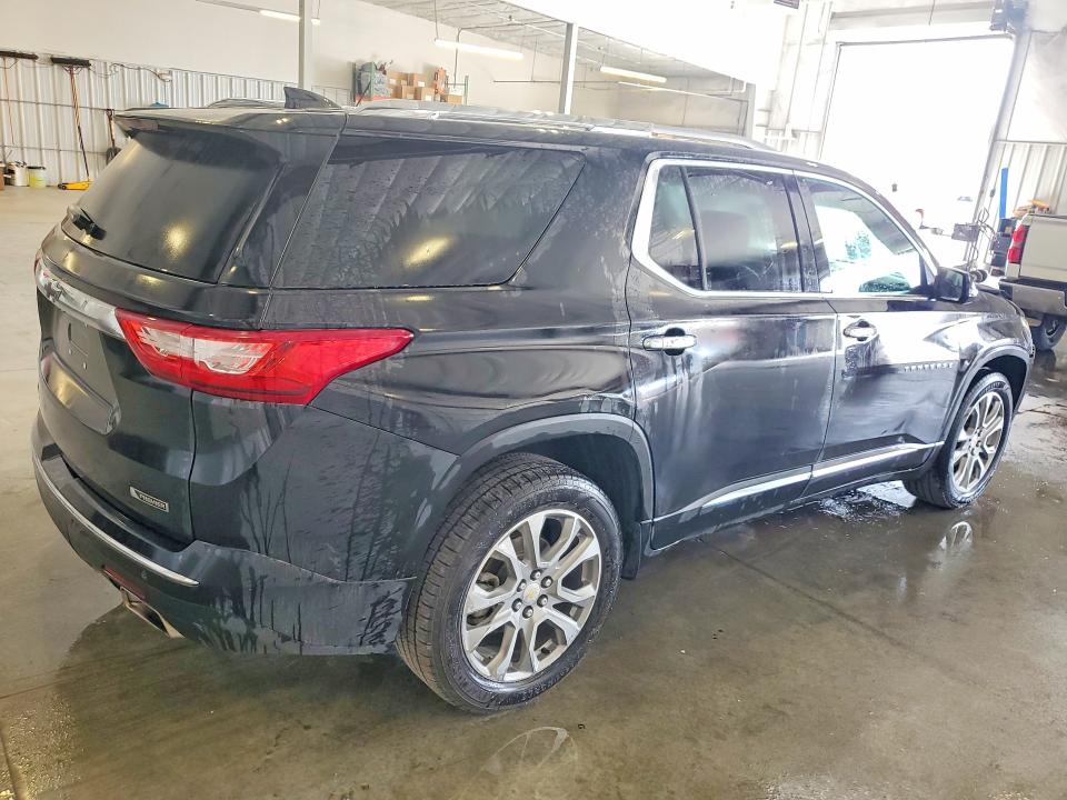Photo 3 from auction – 2018 CHEVROLET TRAVERSE with VIN 1GNEVJKW5JJ174261