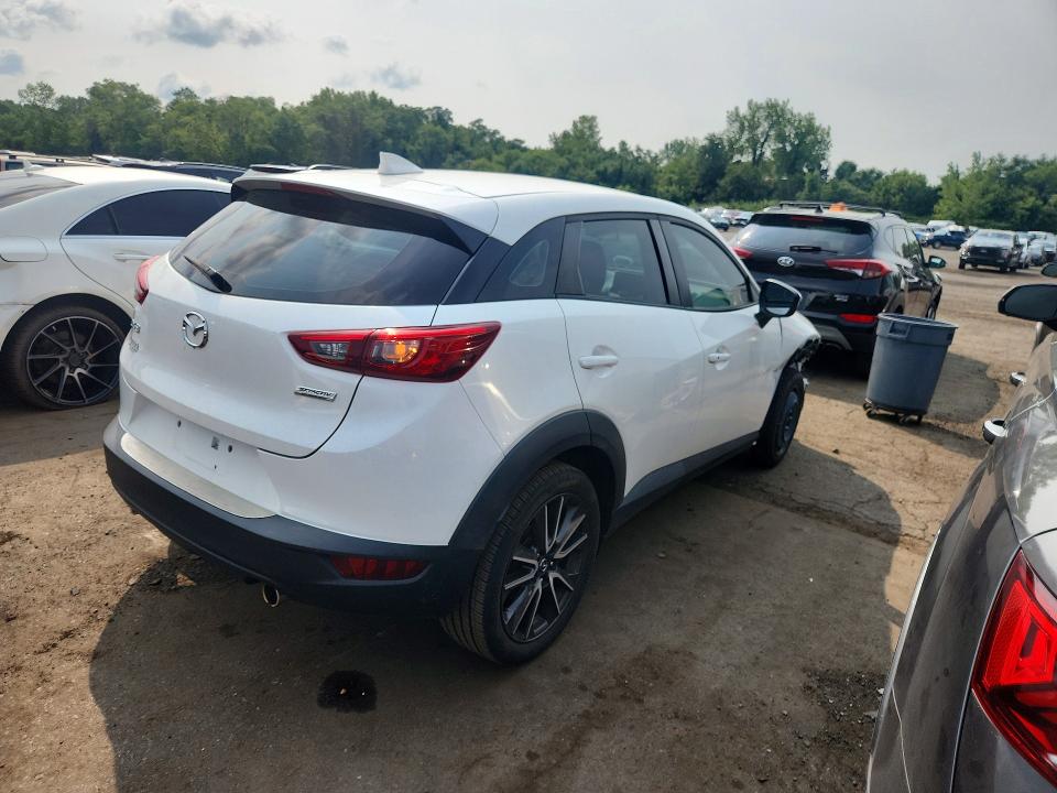 Photo 3 from auction – 2018 MAZDA CX-3 with VIN JM1DKFC78J0311989