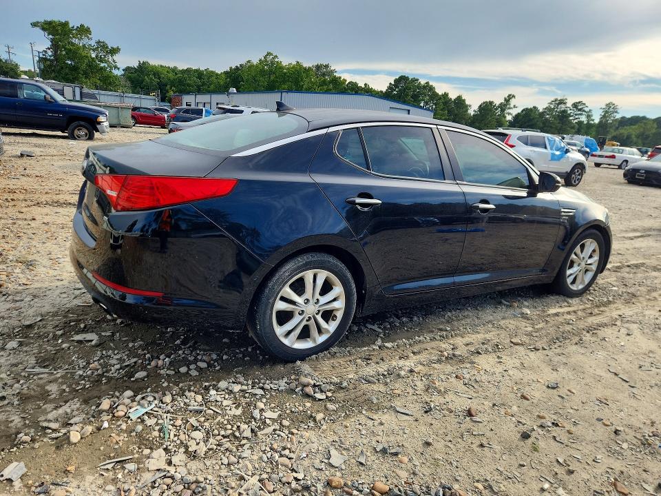 Photo 3 from auction – 2013 KIA OPTIMA with VIN 5XXGM4A77DG123921