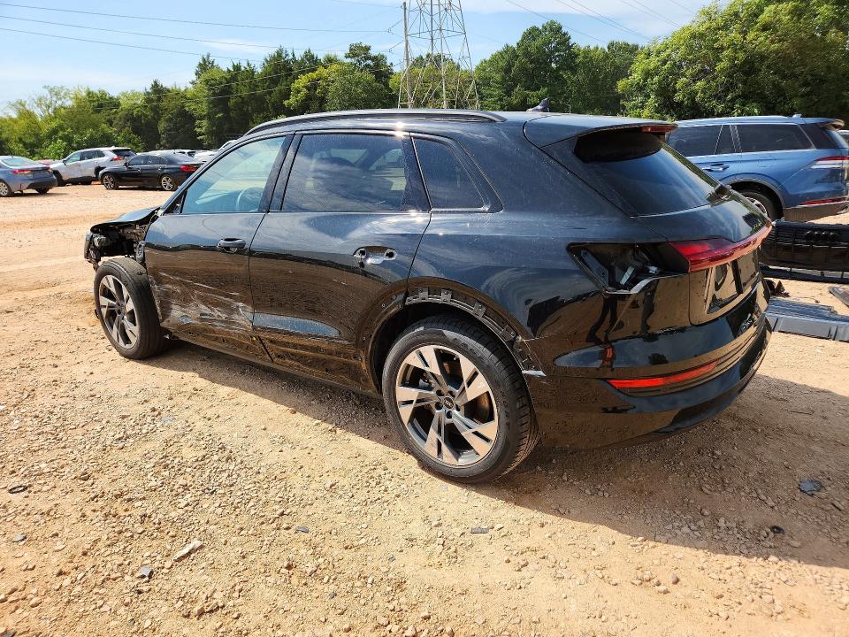 Photo 2 from auction – 2022 AUDI E-TRON with VIN WA1AAAGE5NB045966