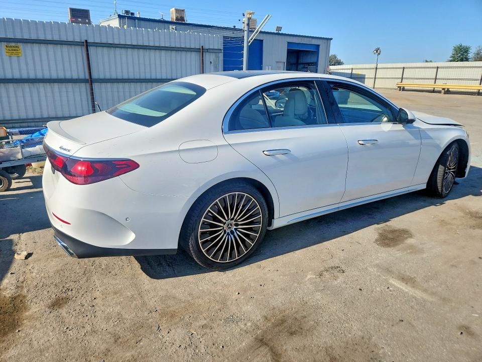 Photo 3 from auction – 2025 MERCEDES-BENZ E with VIN W1KLF6BB1SA093451