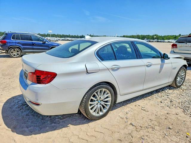 Zdjęcie 3 z aukcji – 2016 BMW 528 z VIN WBA5A5C54GD528762
