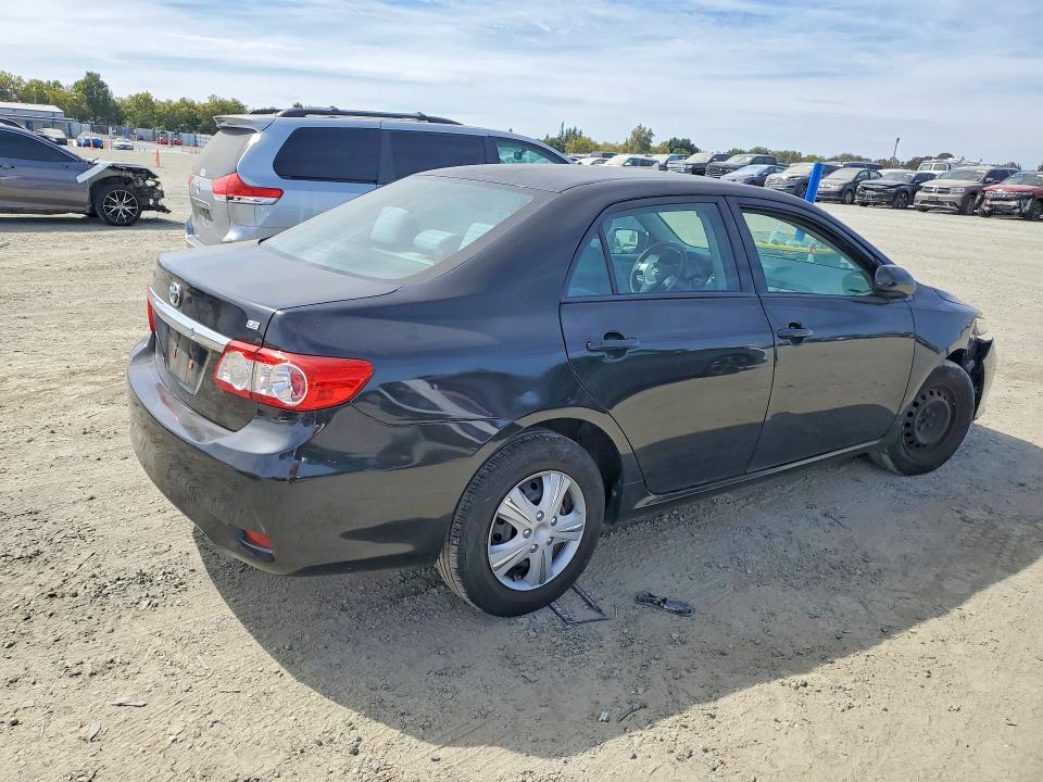 Photo 3 from auction – 2011 TOYOTA COROLLA with VIN 2T1BU4EE8BC569454