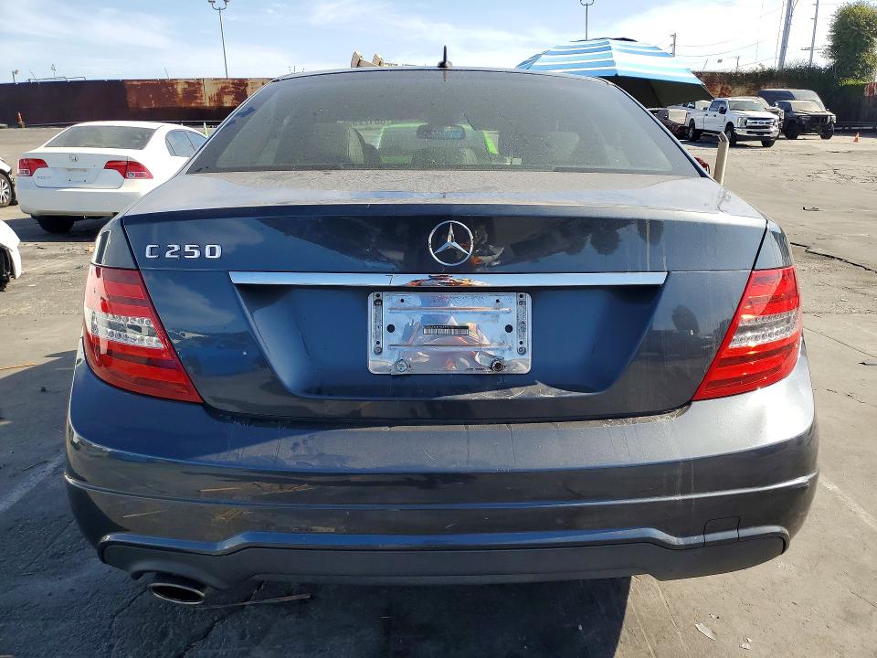 Photo 6 from auction – 2013 MERCEDES-BENZ C with VIN WDDGF4HB2DA778154