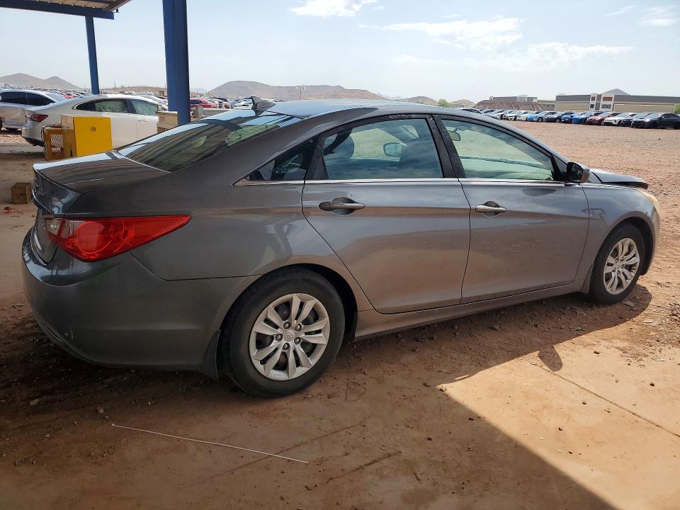 Photo 3 from auction – 2011 HYUNDAI SONATA with VIN 5NPEB4AC3BH272760