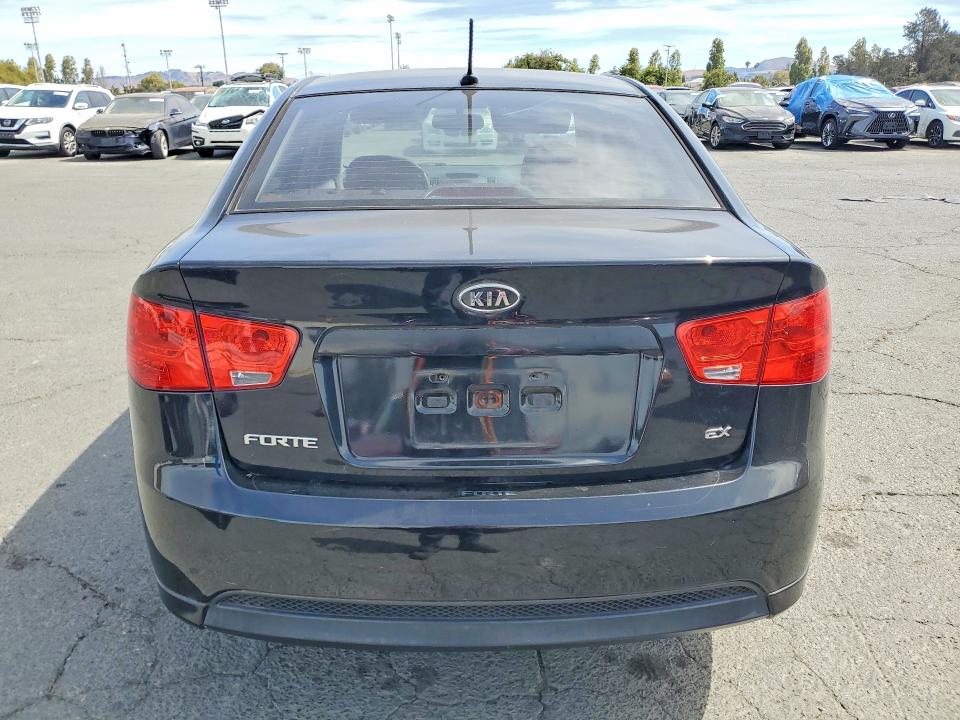 Photo 6 from auction – 2010 KIA FORTE with VIN KNAFU4A23A5272338