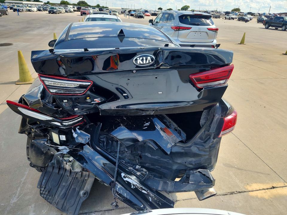 Photo 6 from auction – 2018 KIA OPTIMA with VIN 5XXGT4L33JG251601