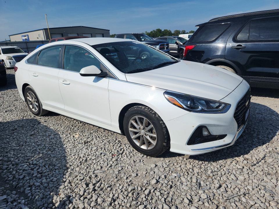 Photo 4 from auction – 2019 HYUNDAI SONATA with VIN 5NPE24AF2KH757787
