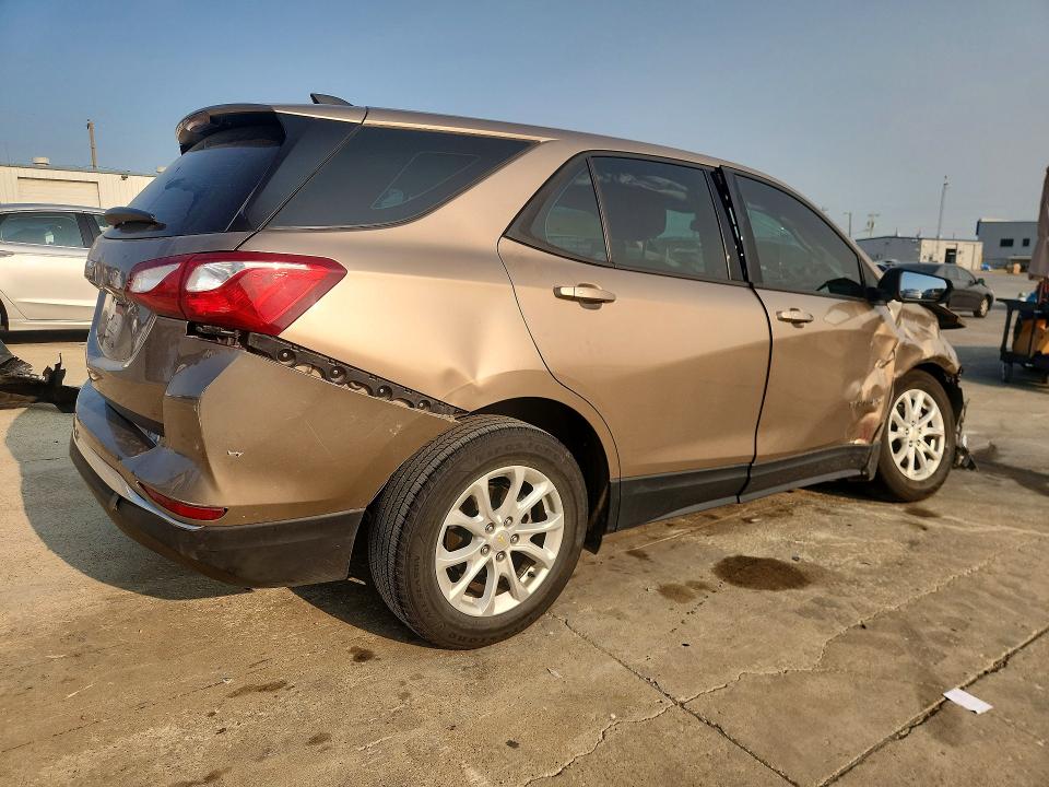 Photo 3 from auction – 2018 CHEVROLET EQUINOX with VIN 2GNAXHEV1J6277789