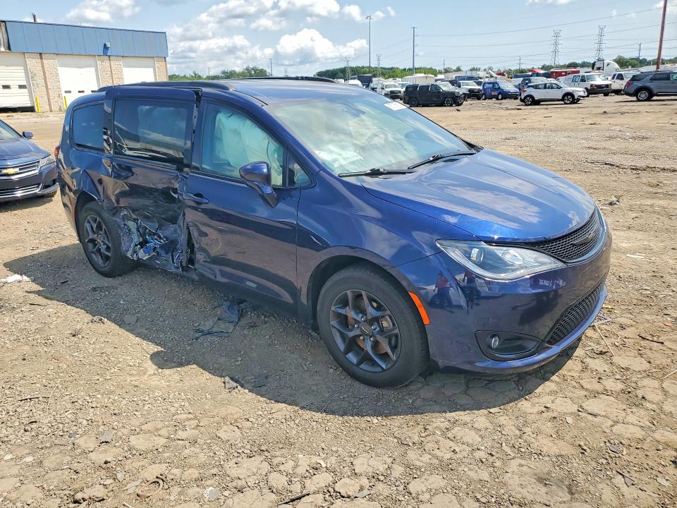 Снимка 4 от търг – 2019 CHRYSLER PACIFICA с VIN 2C4RC1BG2KR627693