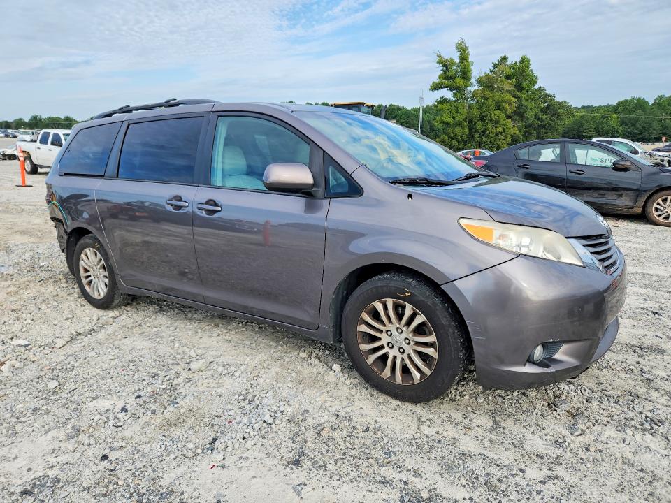 Photo 4 from auction – 2014 TOYOTA SIENNA with VIN 5TDYK3DC3ES433660