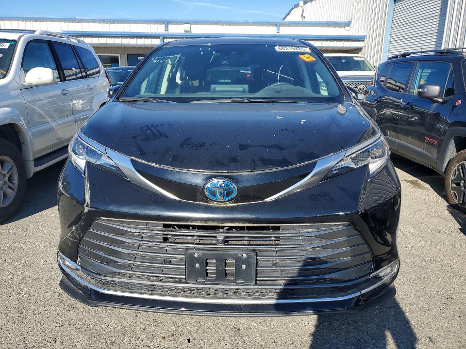 Photo 5 from auction – 2021 TOYOTA SIENNA with VIN 5TDESKFC4MS033857