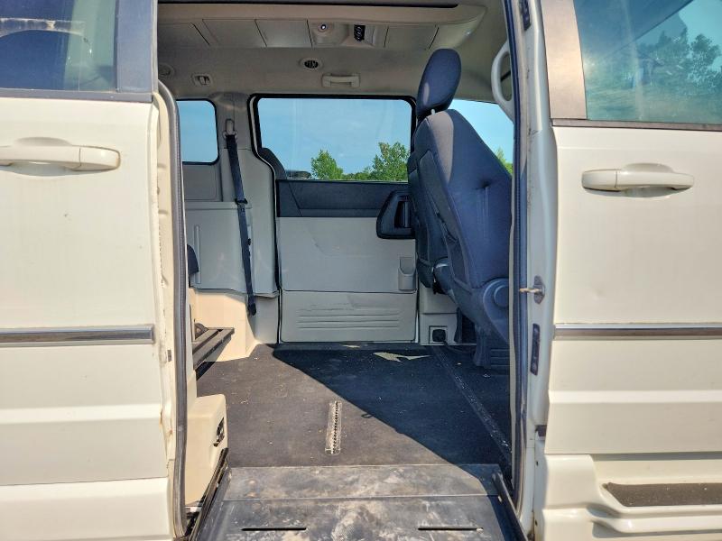 Photo 11 from auction – 2010 DODGE GRAND CARAVAN with VIN 2D4RN5D15AR131198