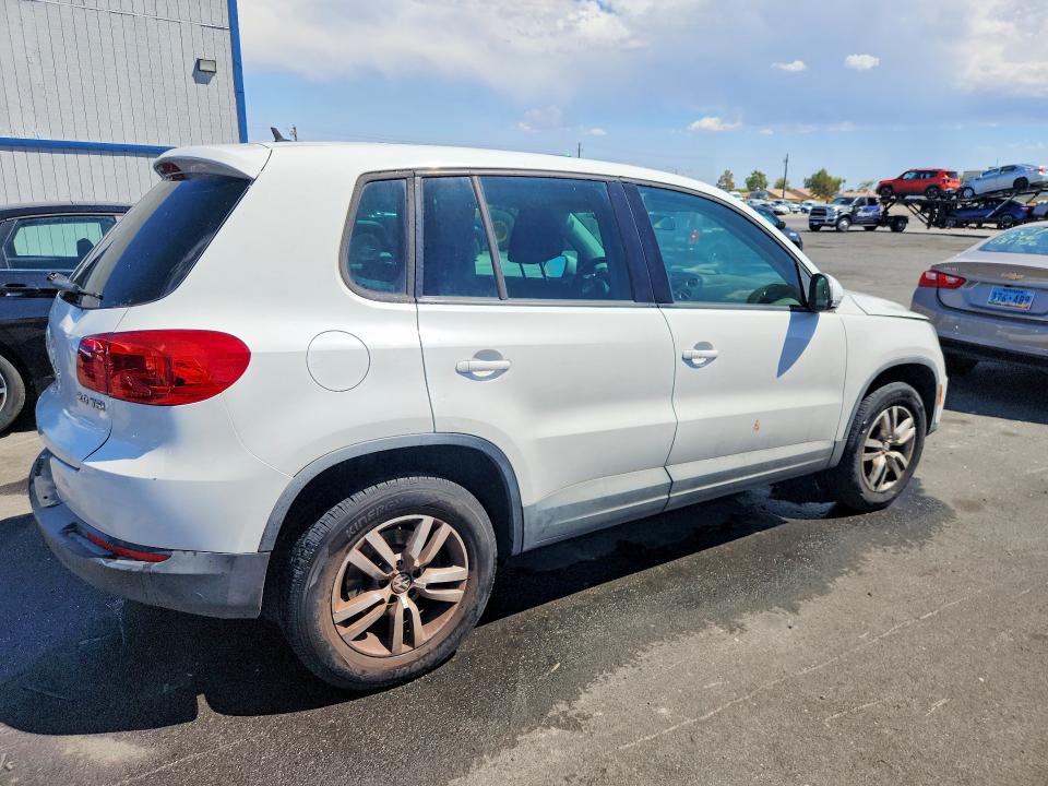 Photo 3 from auction – 2012 VOLKSWAGEN TIGUAN with VIN WVGAV7AX2CW584795