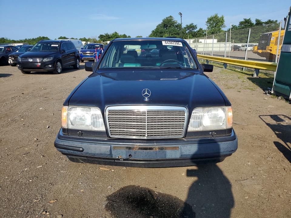 Photo 5 from auction – 1995 MERCEDES-BENZ E with VIN WDBEB31E0SC240130