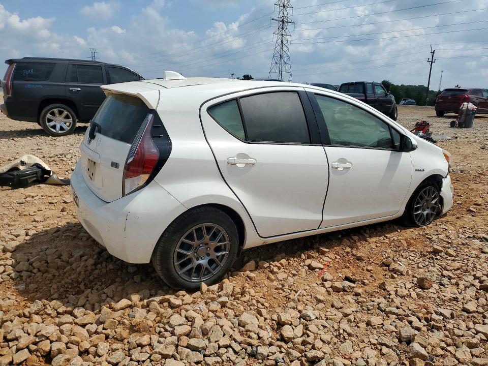 Photo 3 from auction – 2016 TOYOTA PRIUS C with VIN JTDKDTB39G1122284