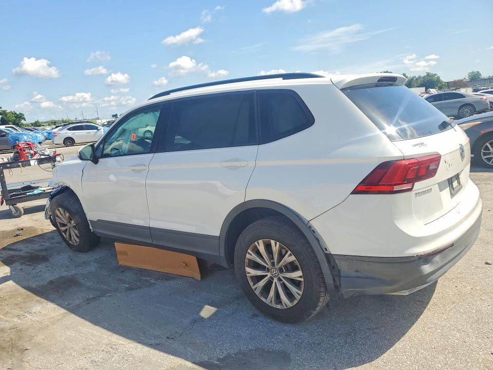 Снимка 2 от търг – 2018 VOLKSWAGEN TIGUAN с VIN 3VV1B7AX7JM154689