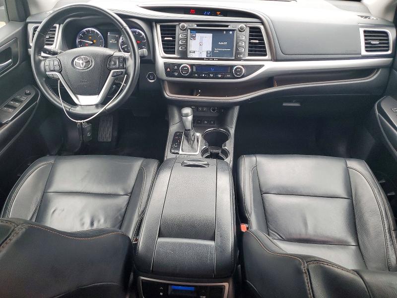Photo 8 from auction – 2018 TOYOTA HIGHLANDER with VIN 5TDJZRFHXJS523424