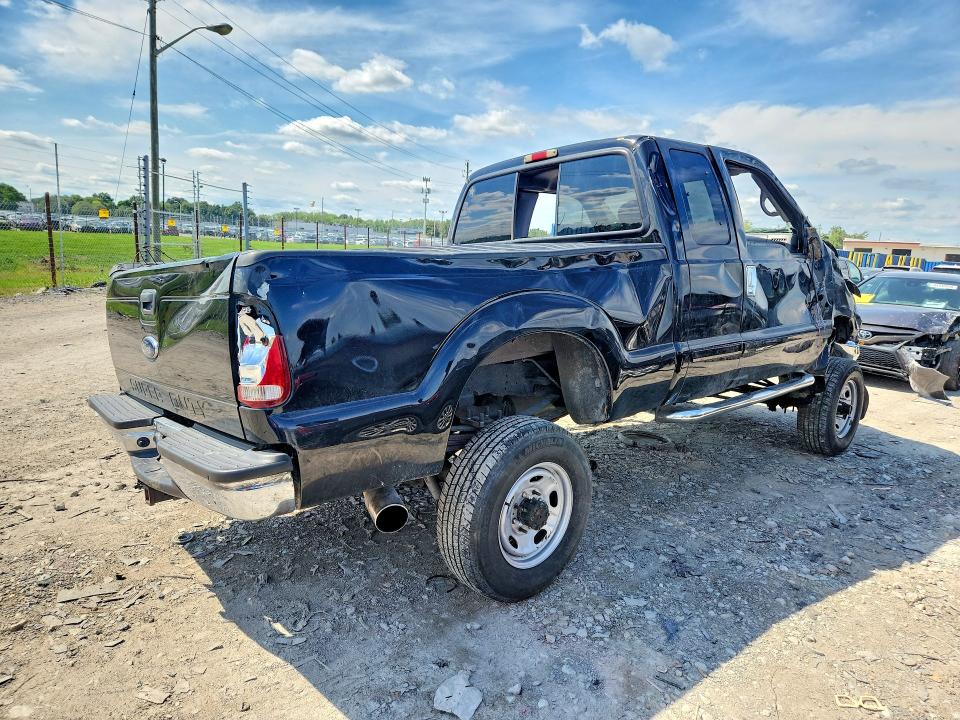 Photo 3 from auction – 2001 FORD F250 with VIN 3FTNX21F31MA39468