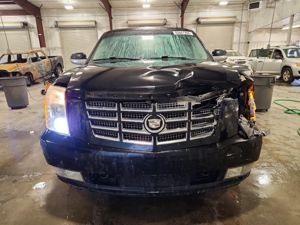 Photo 5 from auction – 2010 CADILLAC ESCALADE with VIN 1GYUCAEF6AR221556