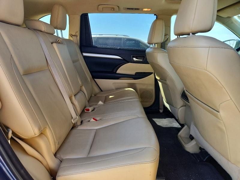 Photo 10 from auction – 2015 TOYOTA HIGHLANDER with VIN 5TDJKRFH4FS121975