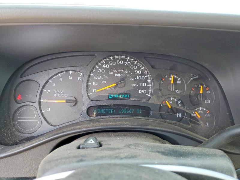 Photo 9 from auction – 2005 CHEVROLET SUBURBAN with VIN 3GNFK16Z35G146158