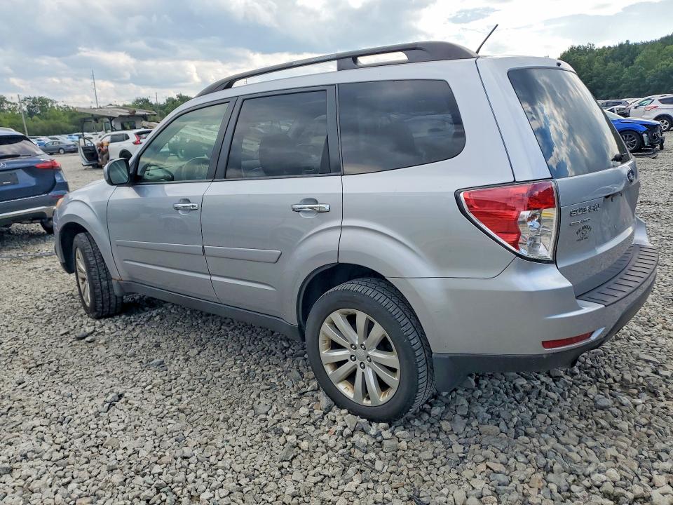 Photo 2 from auction – 2013 SUBARU FORESTER with VIN JF2SHAEC4DH413977