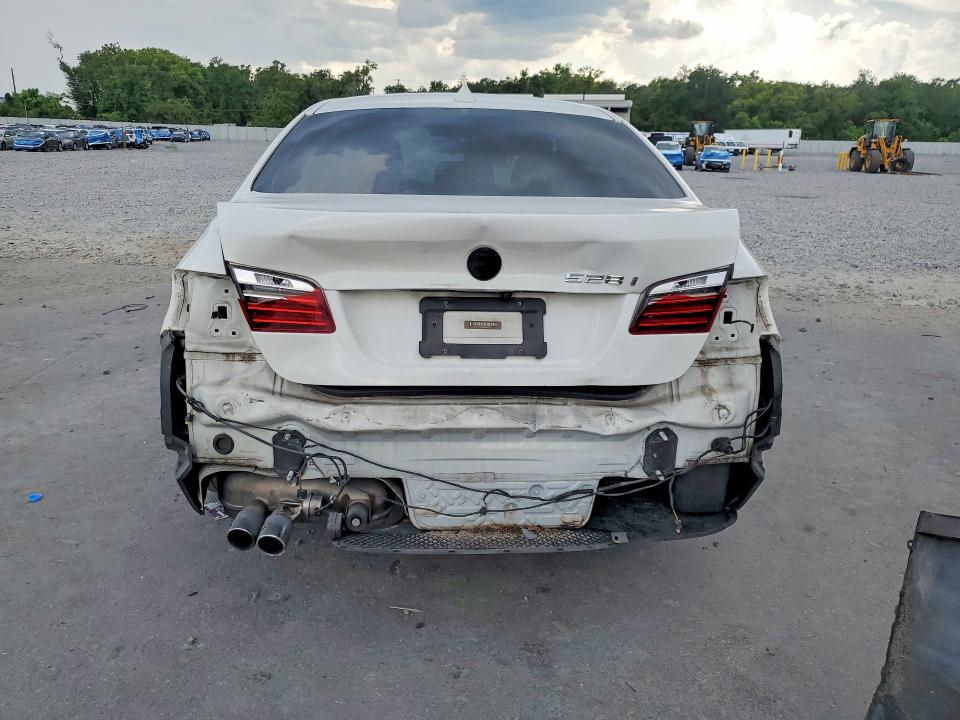 Photo 6 from auction – 2016 BMW 528 with VIN WBA5A5C59GG347302