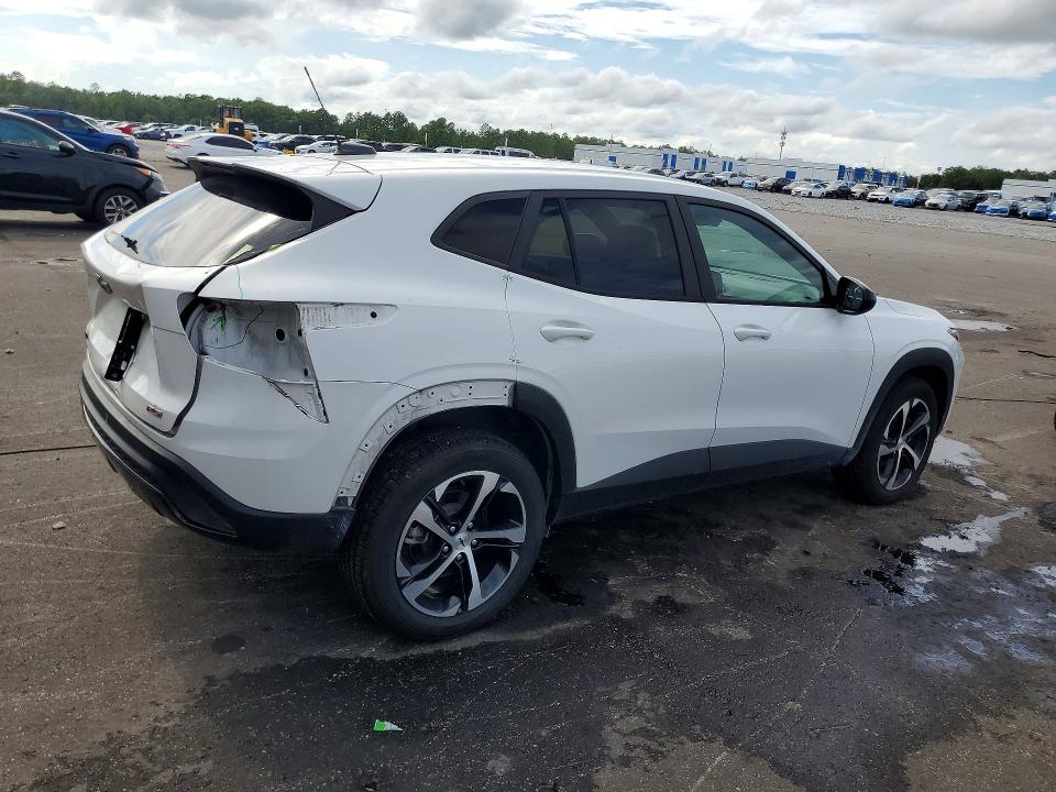 Photo 3 from auction – 2024 CHEVROLET TRAX with VIN KL77LGE22RC022535