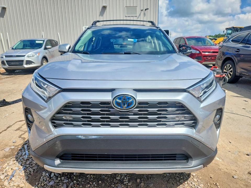 Photo 5 from auction – 2020 TOYOTA RAV4 with VIN JTMDWRFV7LD547531