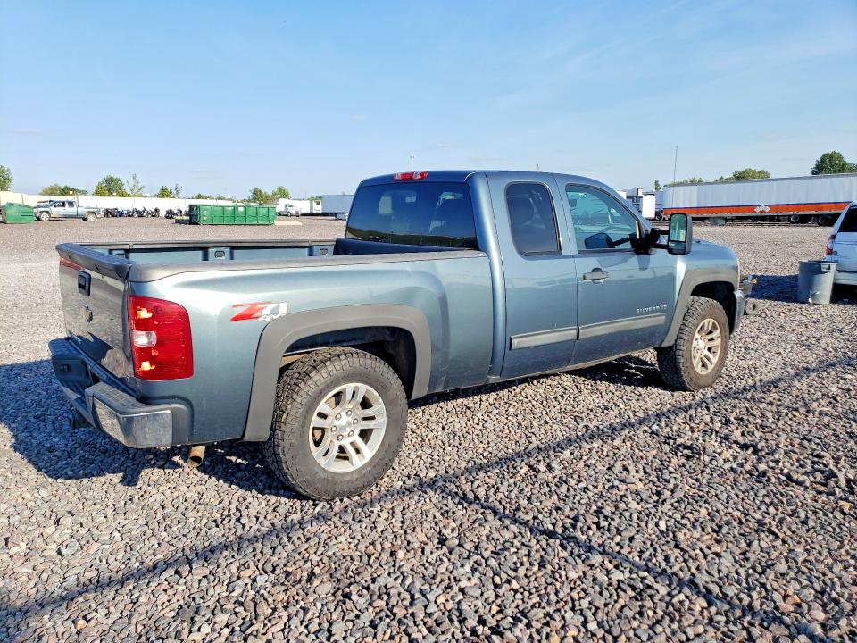 Photo 3 from auction – 2013 CHEVROLET SILVERADO with VIN 1GCRKSE75DZ385172