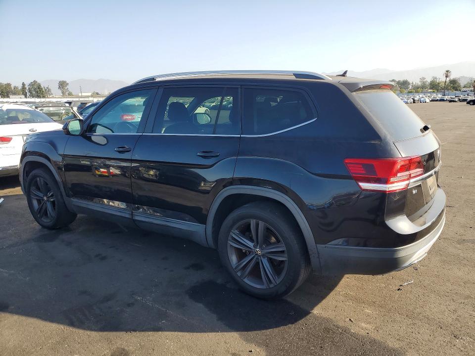 Photo 2 from auction – 2018 VOLKSWAGEN ATLAS with VIN 1V2KR2CA3JC505740
