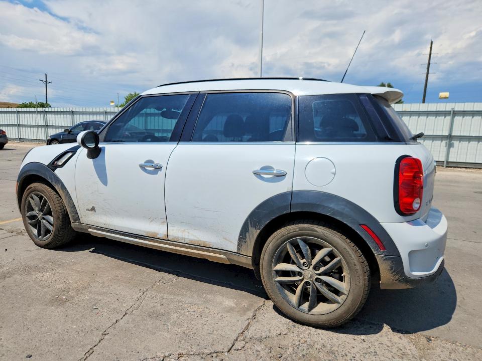 Photo 2 from auction – 2016 MINI COOPER with VIN WMWZC5C50GWT38571