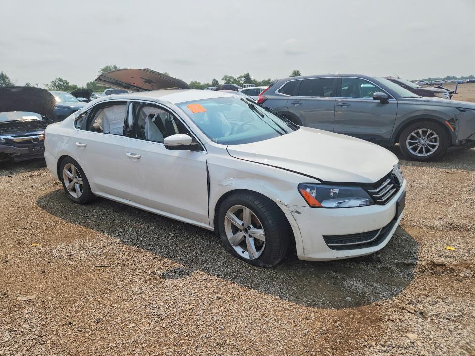 Снимка 4 от търг – 2014 VOLKSWAGEN PASSAT с VIN 1VWBS7A36EC102264