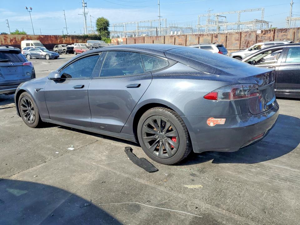 Zdjęcie 2 z aukcji – 2016 TESLA MODEL S z VIN 5YJSA1E15GF174736